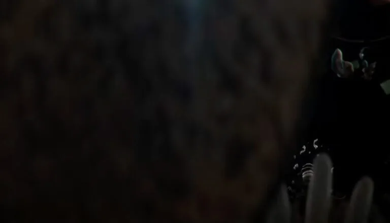 Момент из 6 серии 1 сезона